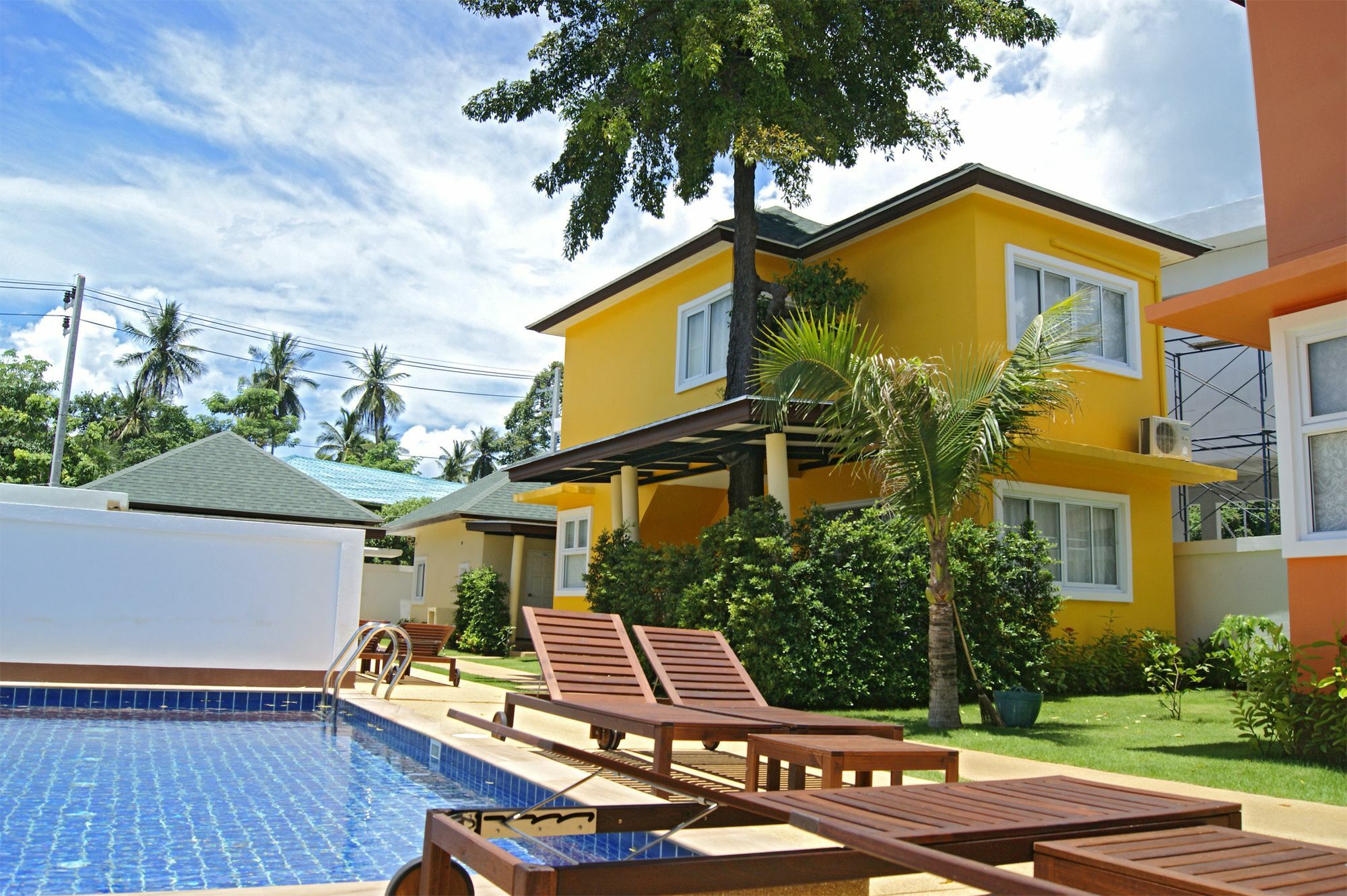Blue Wave Samui